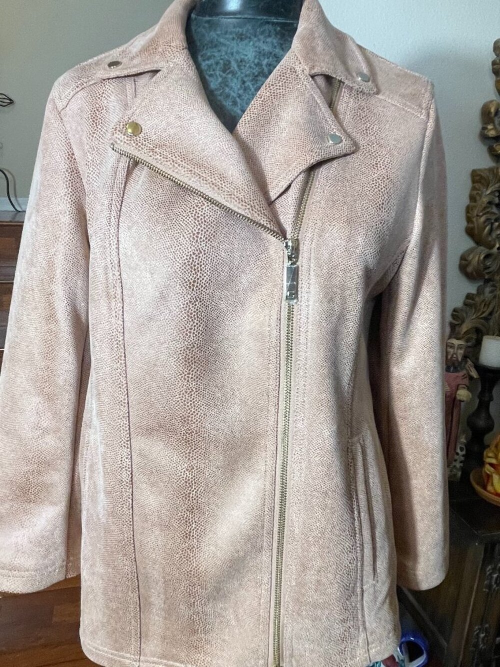 Chico’s Blush Pink Textured Faux Suede Moto Jacket Sz 1P US 8P Medium Zip Front